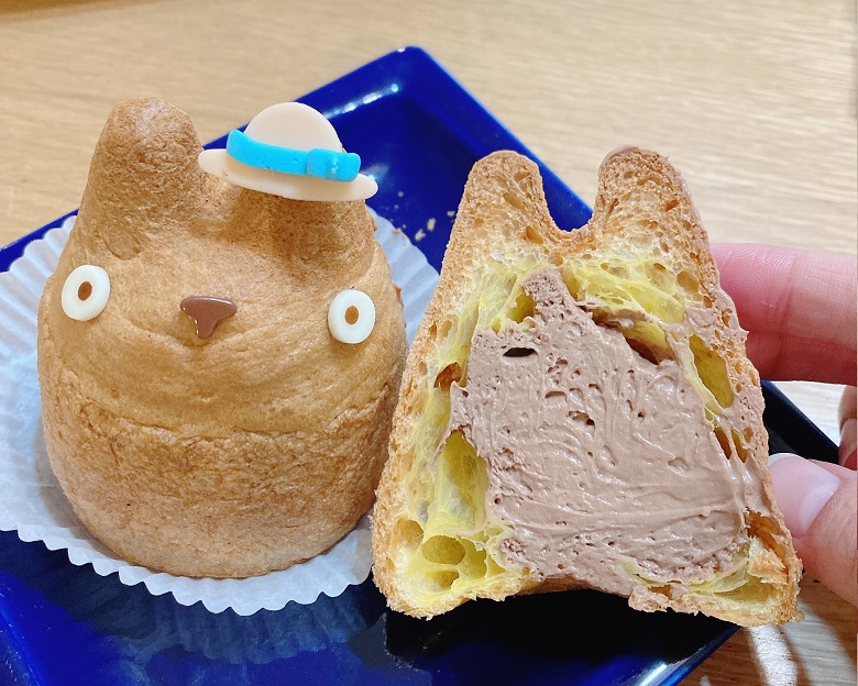 トトロシュークリーム　チョコクリーム断面